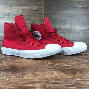 Converse Shoes Adult Unisex Red Chuck Taylor High Top. Women’s 8. Men’s 6.
